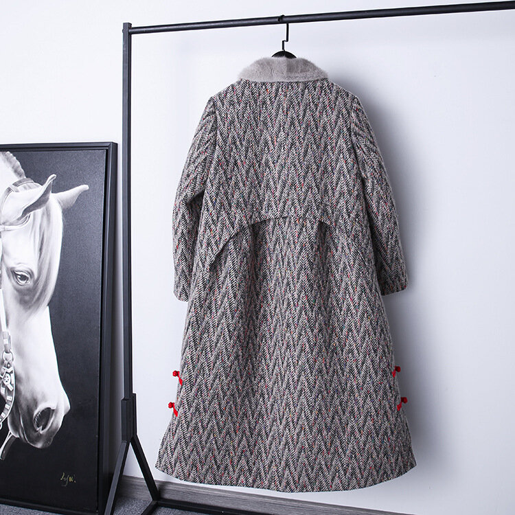 2022 neue Stil Frauen Bunte Tweed Ethnische Stil Unten Mantel Mit Große Volle Echt Nerz Pelz Kragen