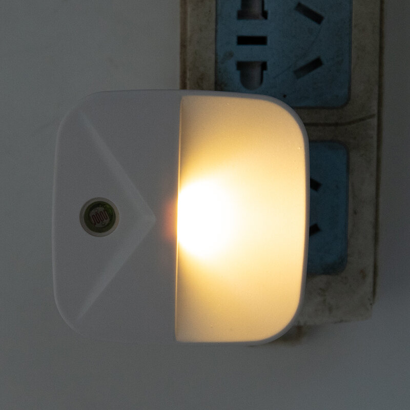 6 szt. Lampka nocna LED 0.4W inteligentne światło kontrolka indukcyjności z wtyczką do nauki schodów kuchennych 6x2,3x6cm