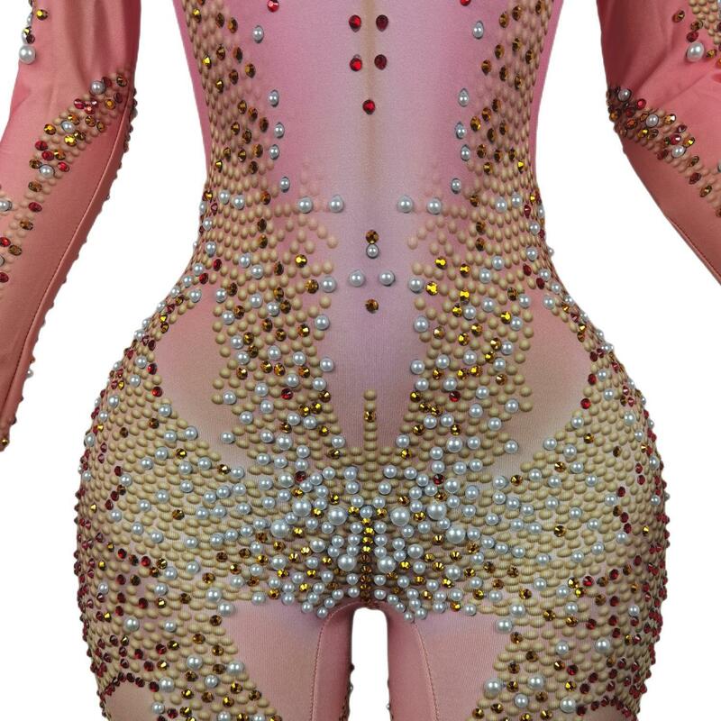 Macacão de spandex com cristais e pérolas brilhantes para mulheres, bodysuit sexy, desfile de moda, boate, traje de pole dance, feie, rosa