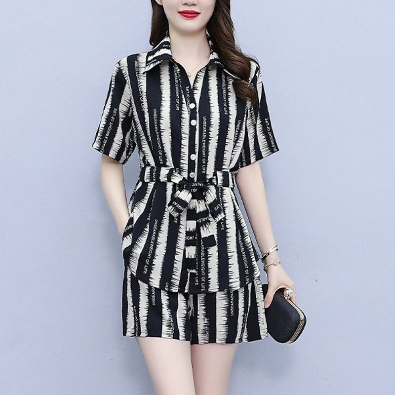 Spring and Summer New High End Temperament Women's Fashion Age Reducing Loose Vertical Stripe Print Two Piece Set