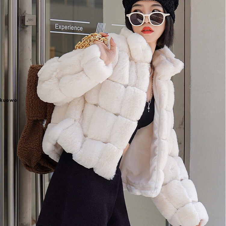 Casacos de peles artificiais para mulheres, design de inverno quente, tamanho pequeno, moda japonesa, venda nova e quente