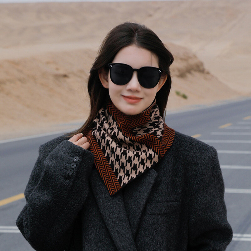 Nuova sciarpa di moda donna autunno e inverno caldo protezione del collo versione coreana versatile copertura del collo sciarpa a triangolo