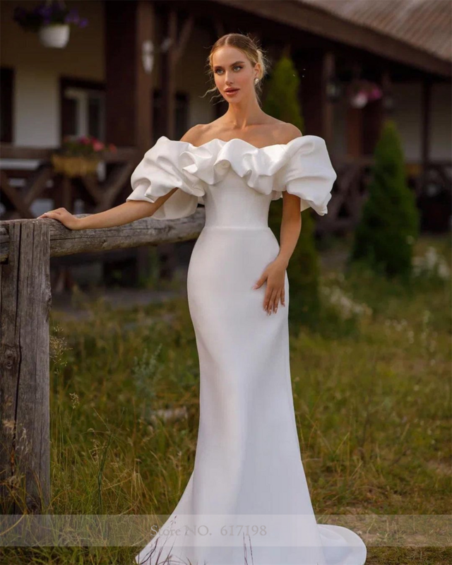 Modest Satin Pleated Boat Collar Wedding Dress for Bridal Mermaid Straplee Wedding Gown with Removable Court robes de soirée