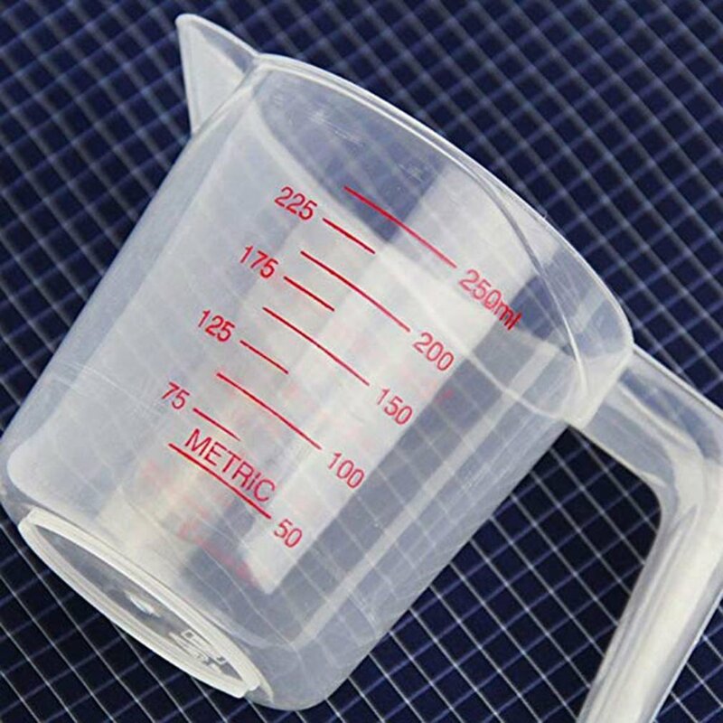 O plástico do produto comestível graduou o recipiente líquido do copo de medição com escala instrumentos de medição portáteis duráveis da ferramenta do copo de measur