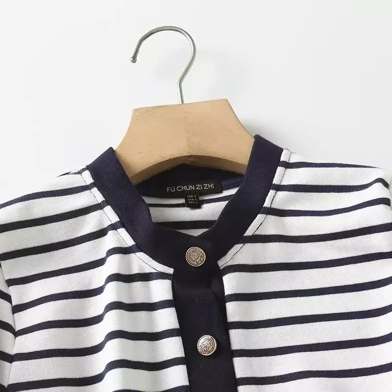 Cardigan en tricot rayé au design minimaliste pour femme, col rond rétro, t-shirt à manches courtes, haut chic, mode féminine, nouveau, 2023