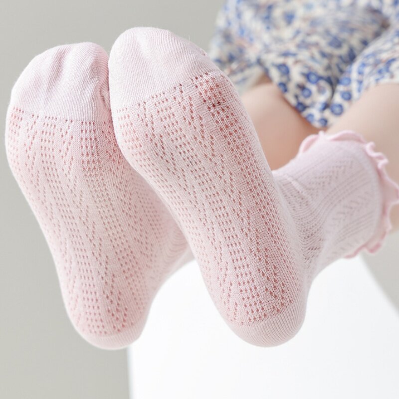 ถุงเท้าตาข่ายสำหรับเด็กใหม่ฤดูร้อนสีล้วนถุงเท้ายืดหยุ่นนุ่มสำหรับใส่ในบ้าน