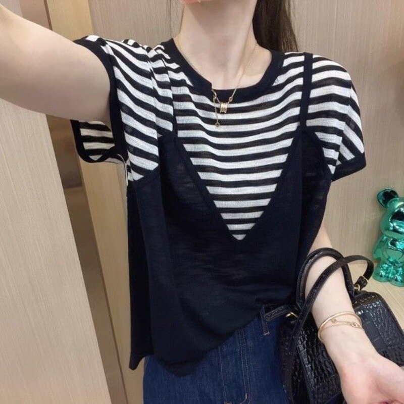 Pulôver solto versátil coreano feminino, camiseta com gola redonda, malha de duas peças falsa emendada, blusa de manga curta, deslocamento, nova, verão 2022