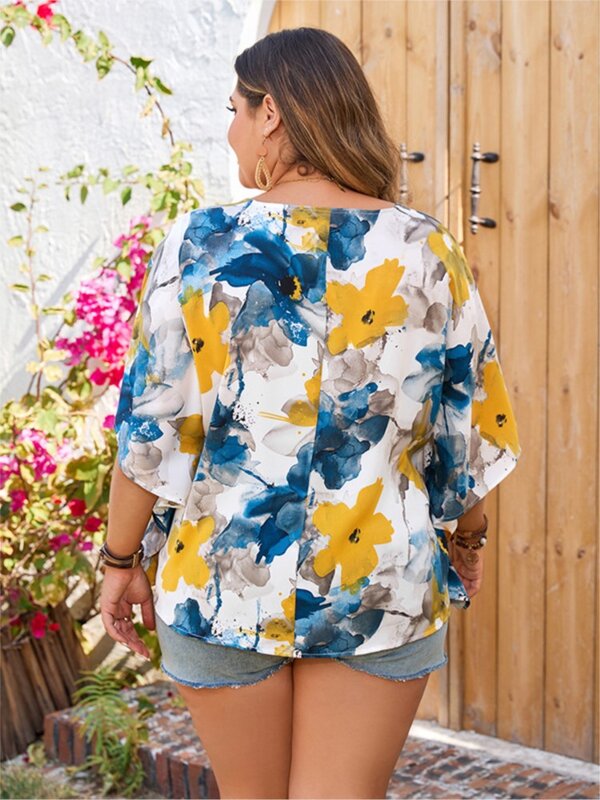 Atasan Pullover kerah V wanita ukuran Plus blus wanita kasual modis motif grafiti bunga Atasan Wanita berlipat longgar musim panas