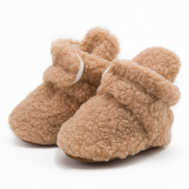 Детские носки, зимние ботинки для маленьких мальчиков и девочек, ботинки с пушистыми рисунками, обувь для первых шагов, нескользящая теплая обувь для новорожденных, мокасины