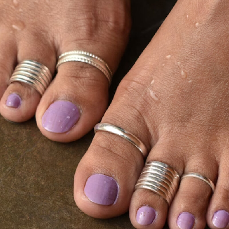 Conjunto de anéis de dedo aberto ajustável para mulheres, simples, coração oco, praia de verão, anel de pés lisos, jóias de moda em pé, 13 peças