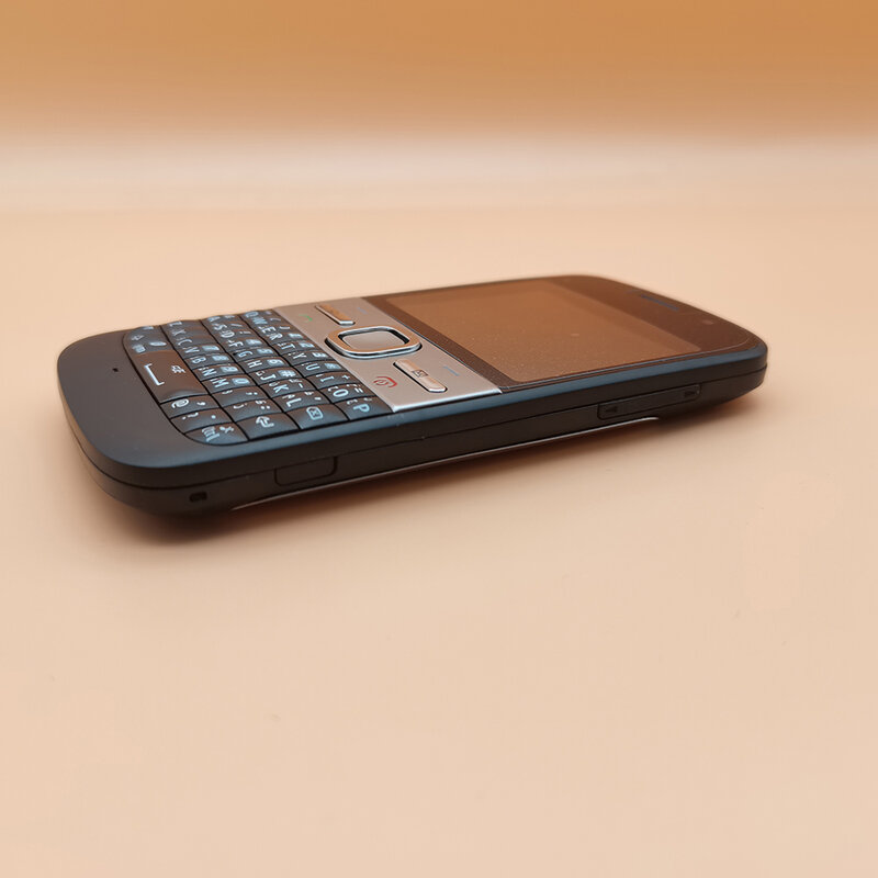 E5-00 E5 Original desbloqueado, teléfono móvil con Bluetooth, WIFI, teclado ruso, árabe y hebreo, hecho en Finlandia, envío gratis