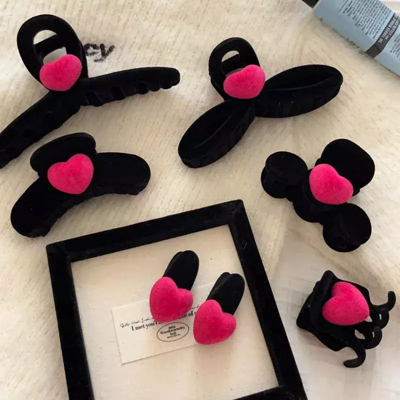 Korean Black Velvet Heart Hair Claw Clip For Women Girls Vintage Pink Love Hair Claws Girls Barrettes Hairpins Hair Accessories