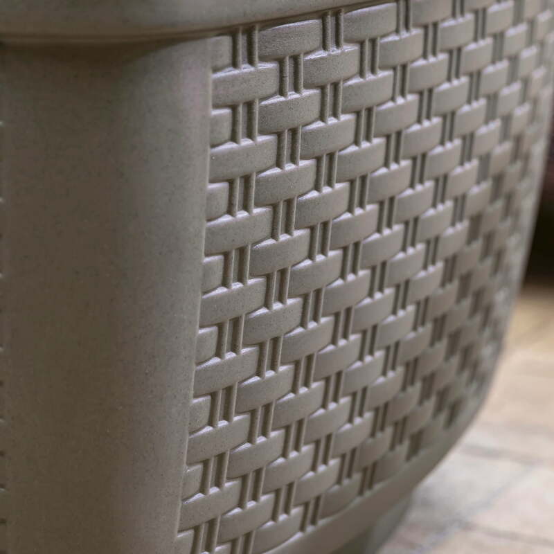 Brauner Kunststoff-Terrassen-Steht isch Spieltisch und Eis kühler tisch im Freien