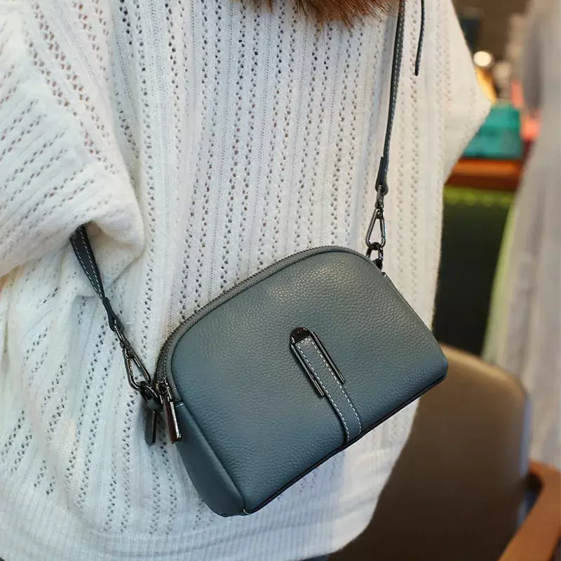 女性用の小さな革のバッグ,カジュアルなショルダーバッグ,用途の広いトレンド,ファッショナブル,2024
