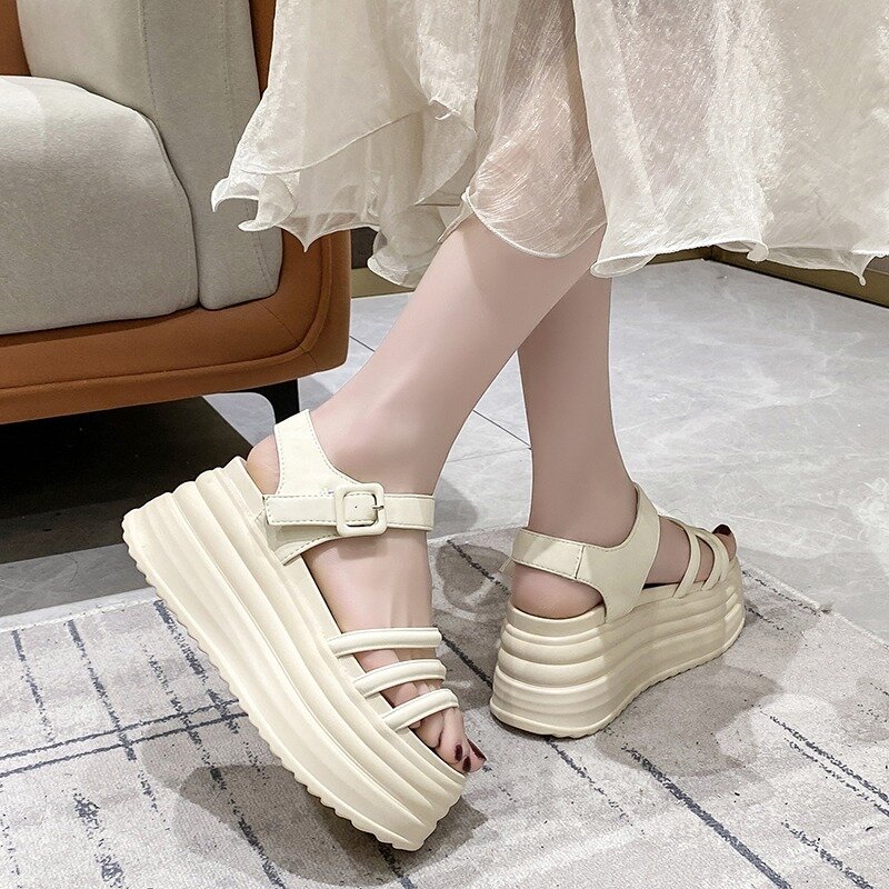 8CM sandal Platform wanita 2024 musim panas Fashion baru Non-slip hak tinggi tali sempit sandal wanita terbuka sepatu pantai Roman