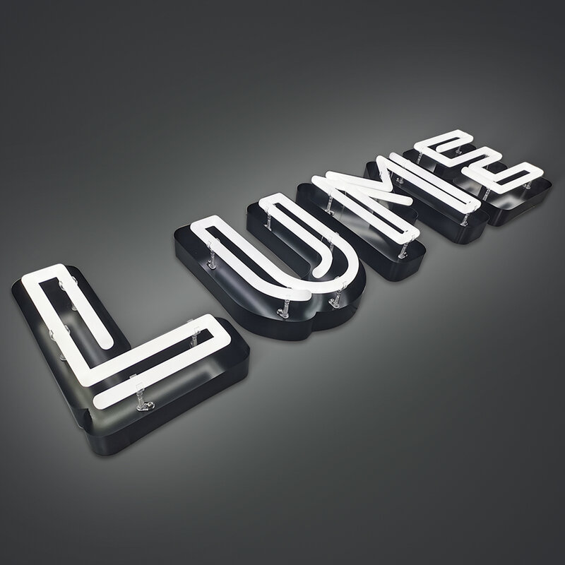 Sprzedaż hurtowa wykwintne sztuczne lampa neonowa akrylowe znaki litery pełne oświetlenie z logo sklepu biznesowego z metalową powłoką