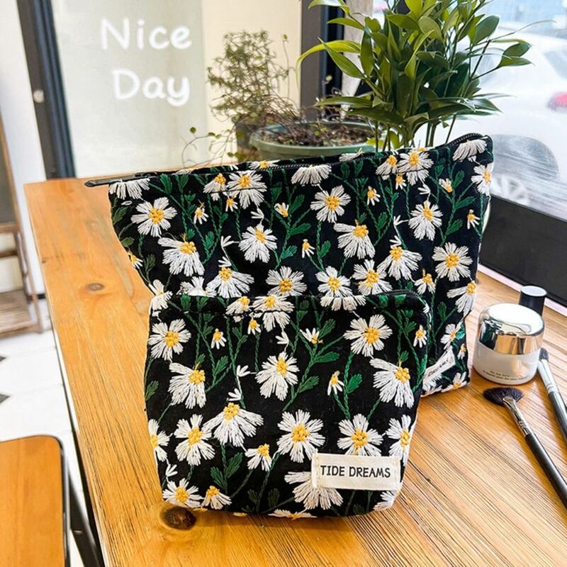 Tas rias wajah bunga Daisy tas kosmetik bordir gaya Korea kanvas tas tangan kapasitas besar tas penyimpanan Jacquard siswa