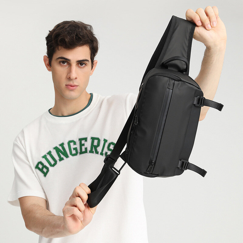 Nuova piccola borsa sul petto per il tempo libero da uomo borsa sportiva leggera borsa a tracolla monospalla semplice e fresca