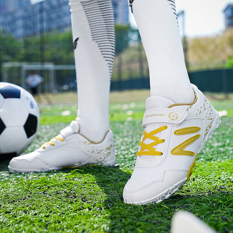 Summer Mesh Children's Soccer Shoes Lightweight Breathable Turf Football Shoes Boys Girls Outdoor Black Non-slip Kids Sneakers