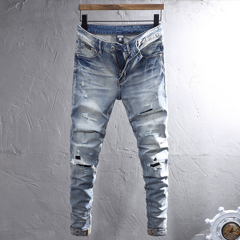 Jeans da uomo di moda di strada Jeans strappati Slim Fit elasticizzati blu retrò di alta qualità da uomo pantaloni di Jeans Vintage firmati con patch Hombre