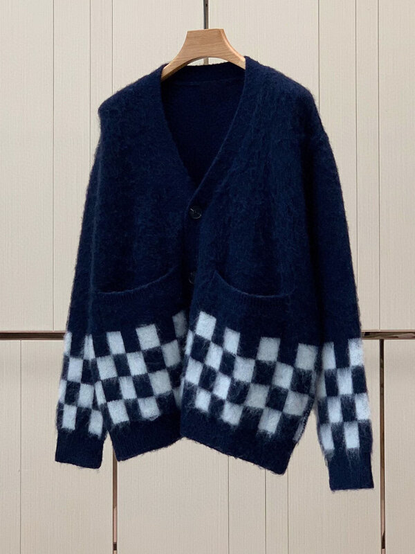 Cardigan jacket round neck short loose version of the collision color plaid design warm and comfortable 2023 winter new 1117