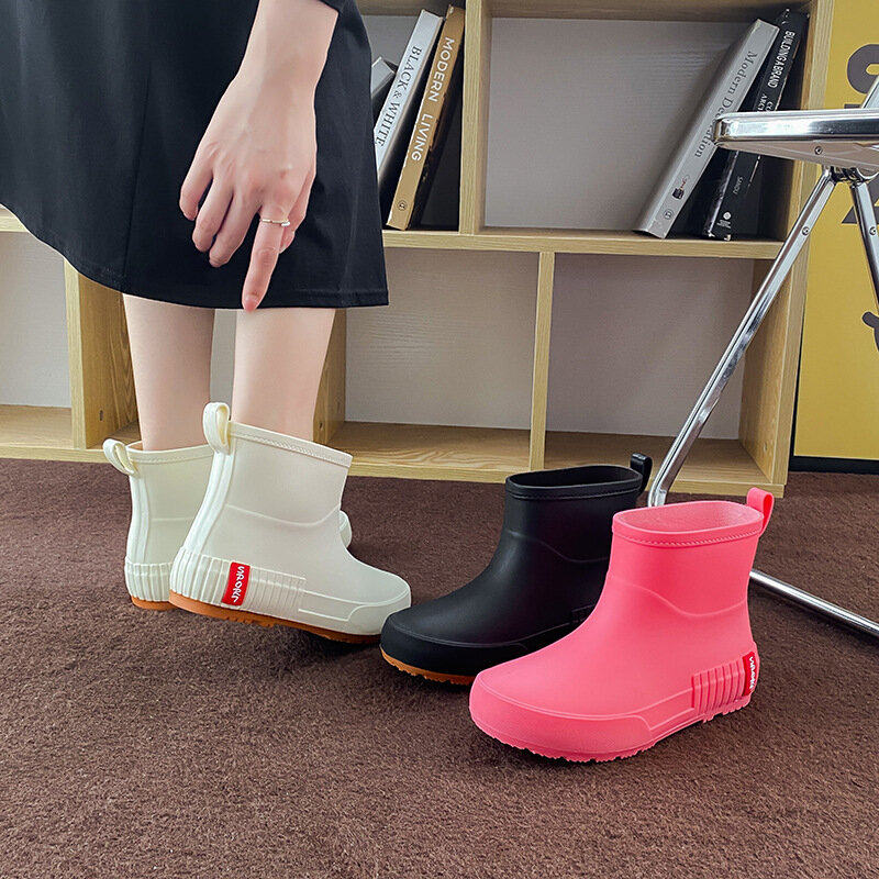 Sepatu Bot Wanita Modis Sepatu Bot Hujan PVC Sepatu Bot Hujan Pergelangan Kaki Wanita Tahan Air Luar Ruangan Musim Semi Musim Panas Pilihan Tahan Air dengan Katun
