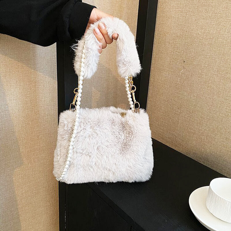 Женская плюшевая сумка ISKYBOB, осенне-зимняя сумка через плечо с искусственным жемчугом и длинной цепочкой, модная маленькая квадратная сумка 2023