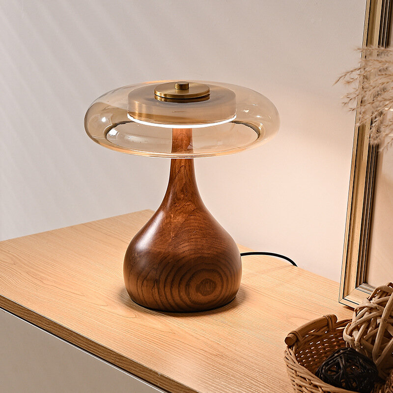 2024 Nieuwe Stijl Led Luxe Koperen Desktop Lamp Hout Glas Bureaulamp Voor Bed Slaapkamer Home Art Decoratieve Paddenstoel Tafellamp