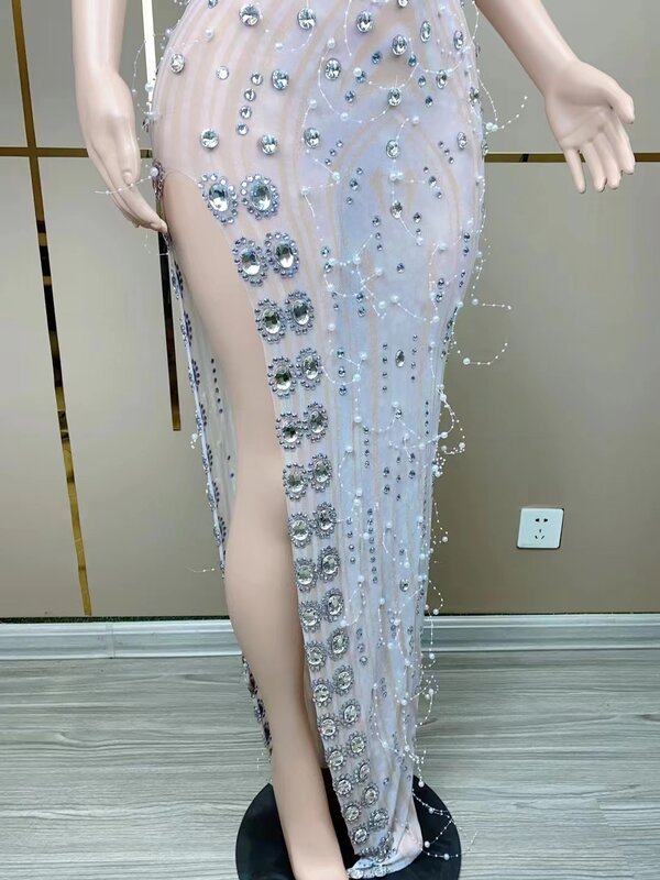 Berlian imitasi berkilau sisi tinggi wanita, kostum tanpa lengan pinggiran pir untuk pesta pernikahan bernyanyi performa D045