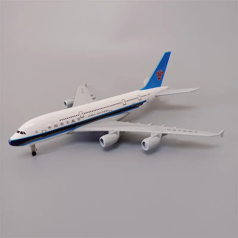 Модель самолета из металлического сплава, 18 х20 см, China South Airlines A380, модель самолета на юге аэробука 380 авиакомпании, модель самолета и колеса