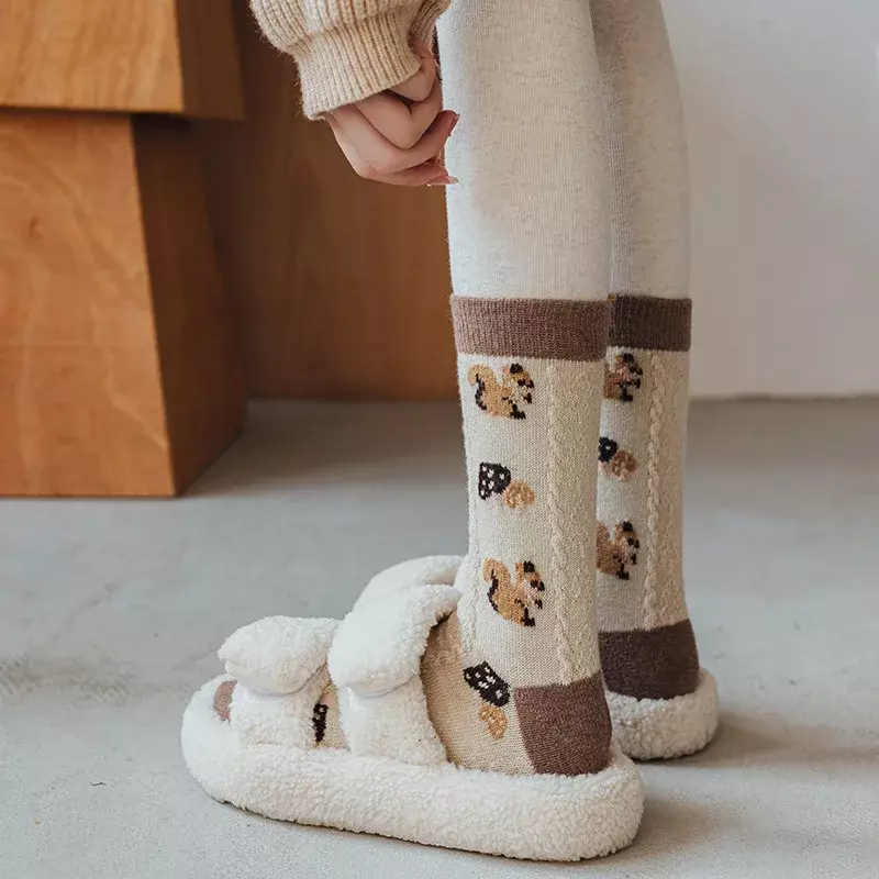Nova lã espessada retro bonito doce faculdade estilo meias de tubo feminino