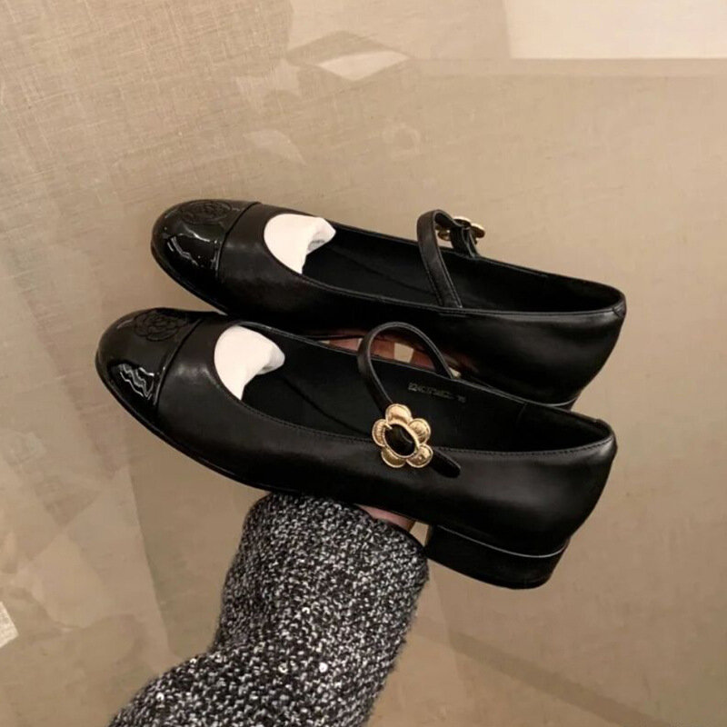 أحذية جلدية ماري جين ، كعب منخفض فرنسي ، طراز كاميليا كلاسيكي ، جديد