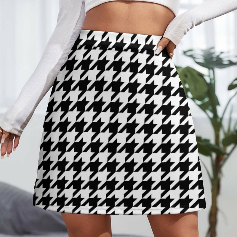 千鳥格子の抽象的な幾何学模様、黒の壊れたチェックミニスカート女性の服高級イブニングドレス2023夏のスカート