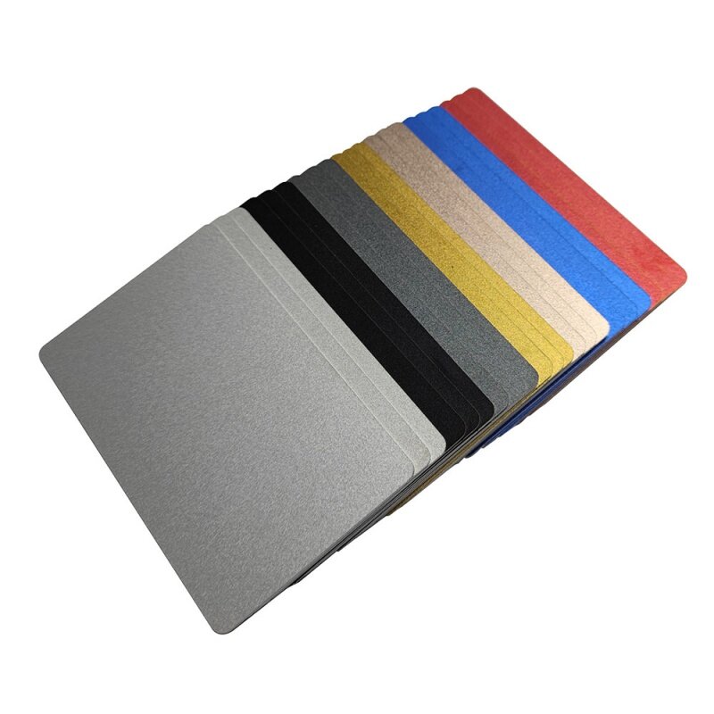 niestandardowe 0.8mm 1.0mm grubości niestandardowe odporne na zarysowania kolorowe puste piaskowane anodowane aluminium metalowe wizytówki tabliczki znamionowe biznesowe