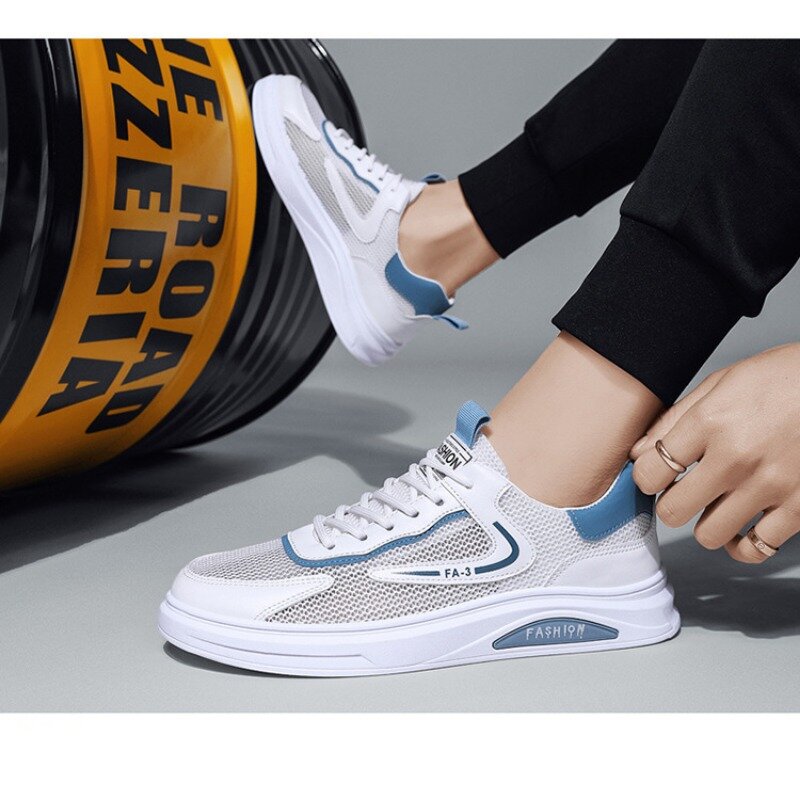 รองเท้าผ้าใบสีขาว2024ขนาดเล็กใหม่สำหรับผู้ชาย, รองเท้ากีฬาลำลองตาข่ายกลวงระบายอากาศได้ดีรองเท้าอินเทรนด์
