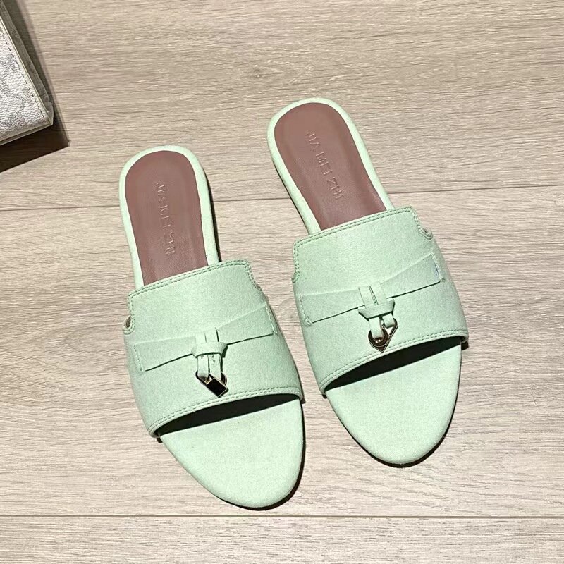 In The Summer Of 2024, The New Style Of Wearing Cowhide Suede Daily Travel Holiday Beach Leisure Open-Toed Flat Slippers Female
