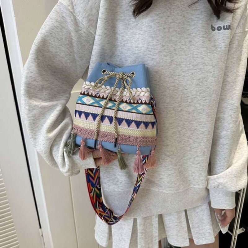 Tassel Ethnic Style Shoulder Bag Canvas Embroidery Bucket Shape Handbag Korean Style Stripe Drawstring Crossbody Bag Travel