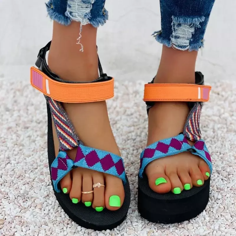 Nuovi sandali estivi da donna per il tempo libero con fibbia femminile sandali durevoli Lady Outdoor Casual Beach Shoes Plus Size Sandalias Mujer