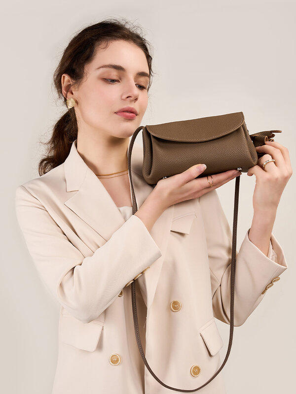 Borsa a tracolla 2024 new trendy luxury fashion summer mini borsa a tracolla da donna in morbida pelle delicata