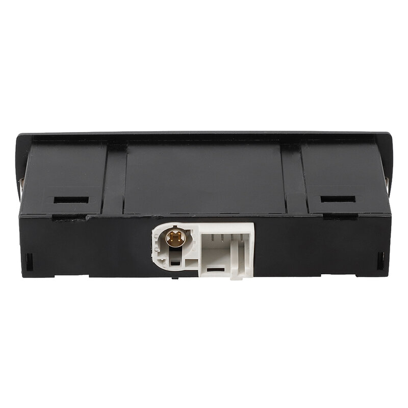 1 szt. Czarne plastikowe gniazda USB na deskę rozdzielczą dla Mercedes CLS A CLASS GLA CLA GLE numer części A1728202100 akcesoria samochodowe