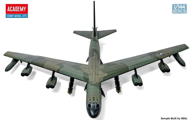 ACADEMY AC12632 1/144 Scale B-52D Stratofortress Model Kit