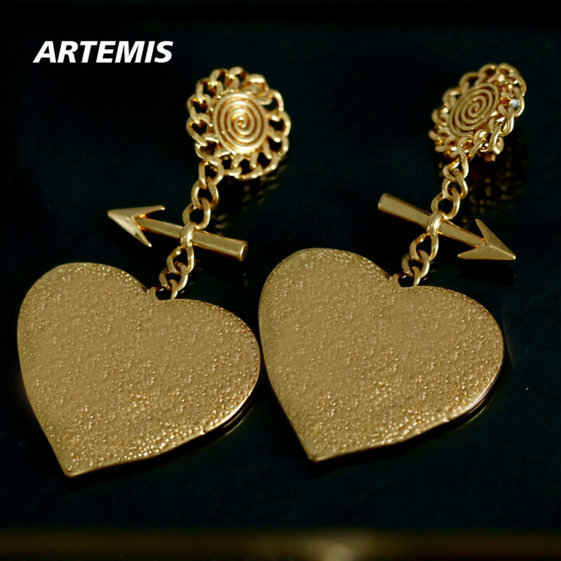 Vintage Designer Brand Gold Heart Ear Clip Big Earring Women Europe Luxury Jewelry Trend 2024