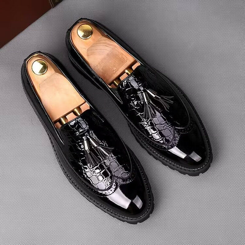 أحذية جلد أكسفورد بروغ للرجال ، أحذية بدون كعب غير رسمية ، أحذية رسمية ، شقق مدببة بيضاء سوداء ، مصمم فاخر