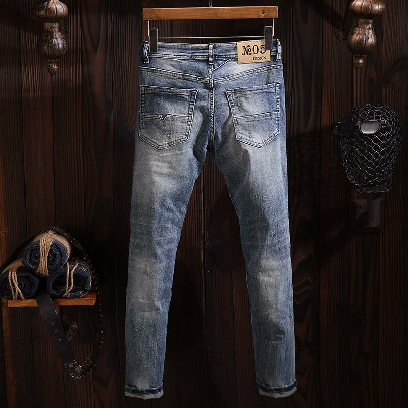 Włoski styl modne dżinsy męskie niebieskie w stylu Retro elastyczny Slim Fit porwane jeansy mężczyźni spodnie w stylu Vintage Casual projektant spodnie dżinsowe Hombre