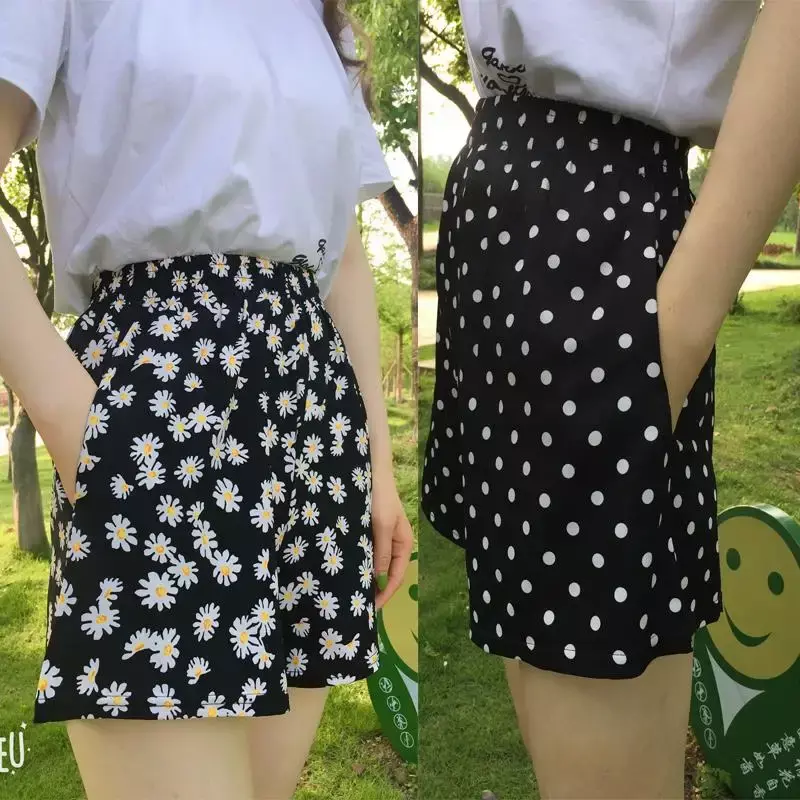 Celana pendek longgar Polka Dot Daisy wanita, musim panas kasual Korea ukuran Plus pinggang tinggi sifon kaki lebar pakaian jalanan