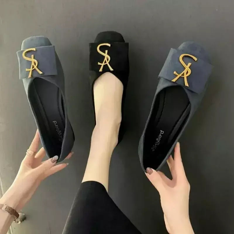 รองเท้าผู้หญิงส้นแบนมีตัวอักษรสไตล์เกาหลี, 2024ใหม่รองเท้าแฟชั่นทัพพีขายส่ง
