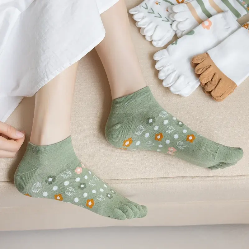 ถุงเท้าห้านิ้วน่ารักๆ6คู่/ล็อตถุงเท้าหุ้มข้อแบบบางสำหรับผู้หญิงถุงเท้าผ้าฝ้ายสีเขียวแยกนิ้วลายดอกไม้สำหรับฤดูร้อน