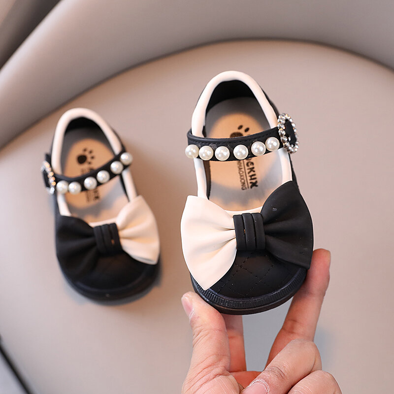 Scarpe in pelle per ragazze primaverili e autunnali scarpe da bambino scarpe da passeggio per bambini morbide da principessa alla moda per bambini