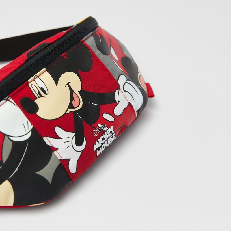 Disney 2023ใหม่ Fanny Pack Mickey Mouse เด็กกล้วยสำหรับ Boy Minnie กระเป๋าคาดหน้าอกน่ารักเอวแพ็คสำหรับกระเป๋าสะพายข้างของเด็กผู้หญิง