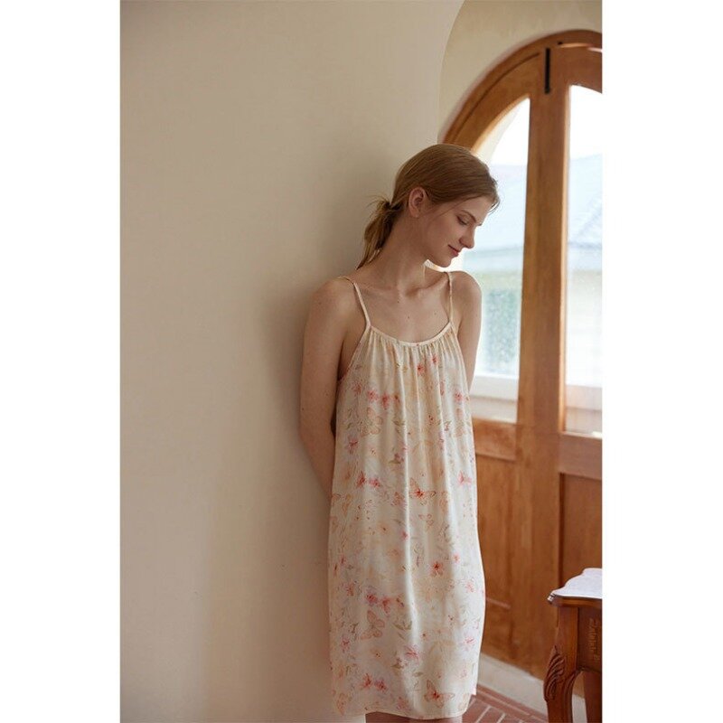 Женское хлопковое шелковое платье на бретельках, привлекательная ночная рубашка из вискозы с принтом в виде бабочек и прямыми плечами, рубашки для сна без рукавов, 2024